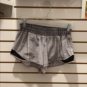 Lululemon Womena Hotty Hot shorts size 10